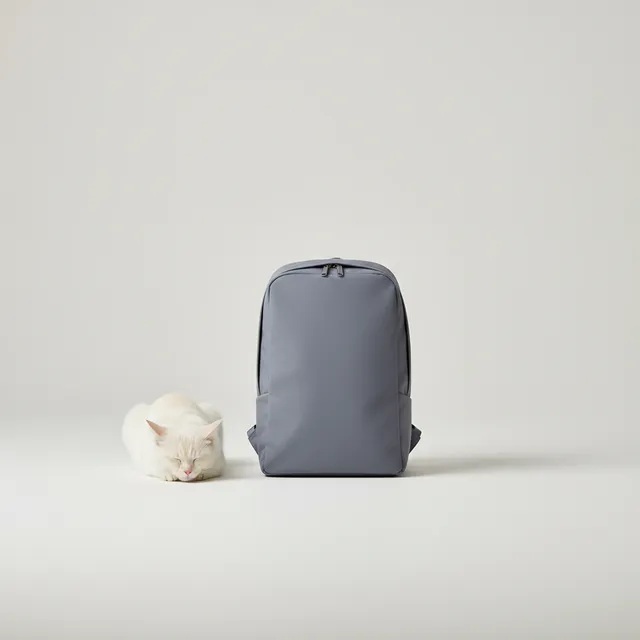 Soft & Minimal ad for Trekr Everyday Pack